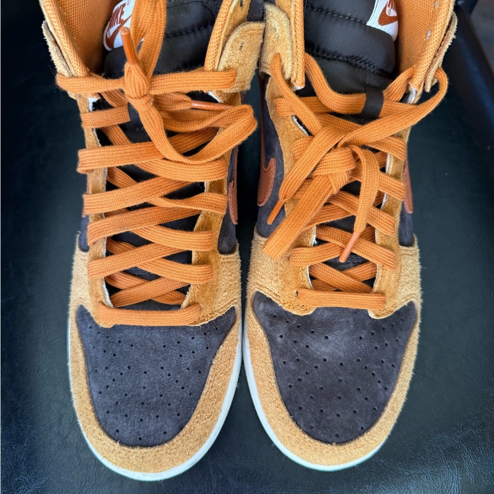 Nike High-Top Sneakers in Brown and Orange - Picture 4 of 8